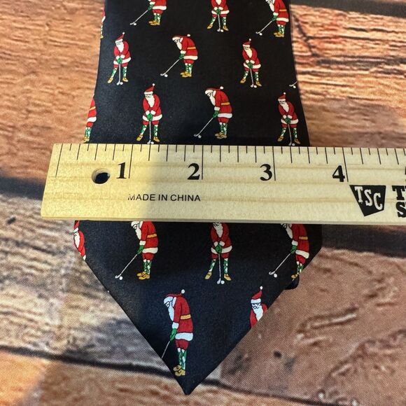 Golfing Santa Claus Necktie Black St Nick’s Tie Shop USA 100% Silk Christmas AOP - Picture 6 of 6